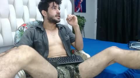 aaron_jones_1 online show from 9, 5, 2026