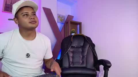 Aaron Kingg online show from 4, 2, 2026