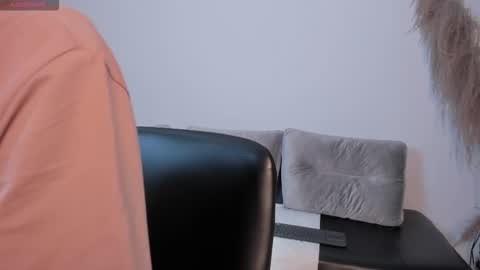 Snapshot of aaron_whitee chatting on 9, 1, 2026 Aaron online show from 9, 1, 2026