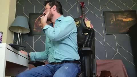 Aaron online show from 3, 12, 2025