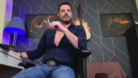 Aaron online show from 4, 12, 2025