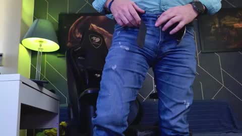 Snapshot of aaronbomer chatting on 17, 1, 2026 Aaron online show from 17, 1, 2026