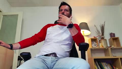 Snapshot of aaronbomer chatting on 6, 5, 2026 Aaron online show from 6, 5, 2026
