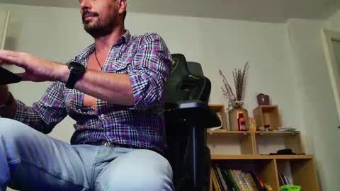 Snapshot of aaronbomer chatting on 20, 5, 2026 Aaron online show from 20, 5, 2026