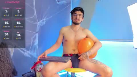 Snapshot of aaronfuentes7 chatting on 20, 10, 2025 aaronfuentes7 online show from 20, 10, 2025