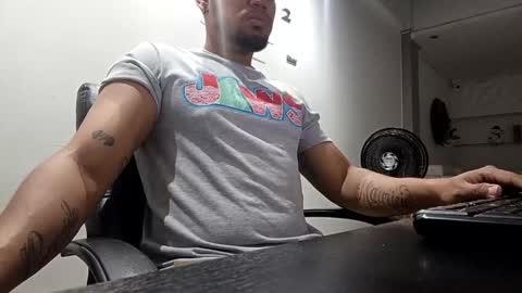 Snapshot of aaronhunter__ chatting on 14, 12, 2024 ig aaron hunter123 online show from 14, 12, 2024