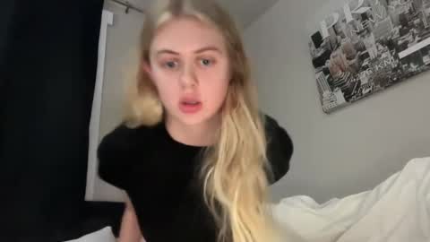 Snapshot of ababyy2901 chatting on 8, 10, 2025 ababyy2901 online show from 8, 10, 2025