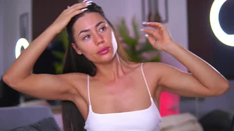Snapshot of abbela_white chatting on 25, 4, 2026 Alexa online show from 25, 4, 2026