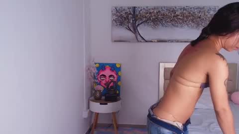 Snapshot of abby_dove1 chatting on 23, 12, 2024 Lucia online show from 23, 12, 2024