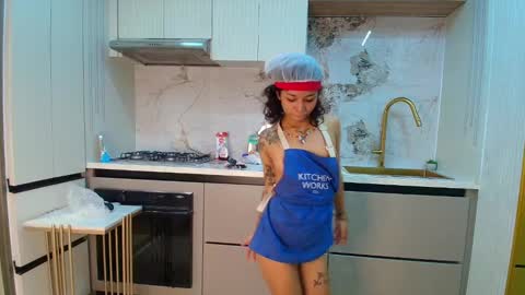 Snapshot of abby_dove1 chatting on 1, 2, 2025 Lucia online show from 1, 2, 2025