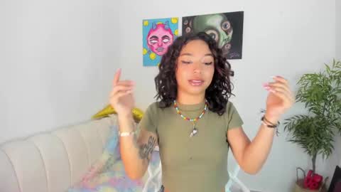 Snapshot of abby_dove1 chatting on 18, 2, 2025 Lucia online show from 18, 2, 2025