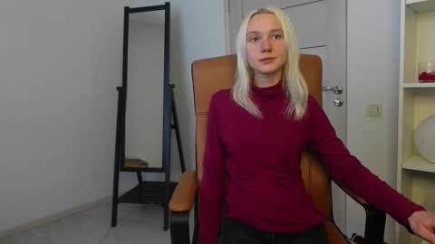 Snapshot of abby_laker chatting on 13, 10, 2025 ABBY LAKER online show from 13, 10, 2025