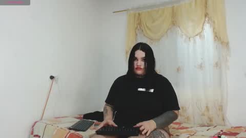 Snapshot of abbyhiltton chatting on 28, 10, 2025 abbyhiltton online show from 28, 10, 2025