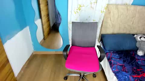 Snapshot of abbyhowlland chatting on 9, 10, 2025 sara online show from 9, 10, 2025