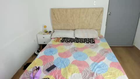 Snapshot of abbyhowlland chatting on 14, 12, 2025 sara online show from 14, 12, 2025