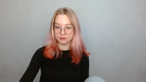 Abby Lovense is active online show from 14, 12, 2024