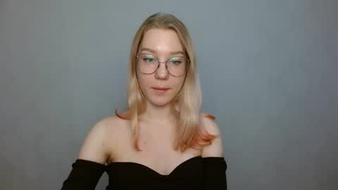 Abby Lovense is active online show from 14, 1, 2025