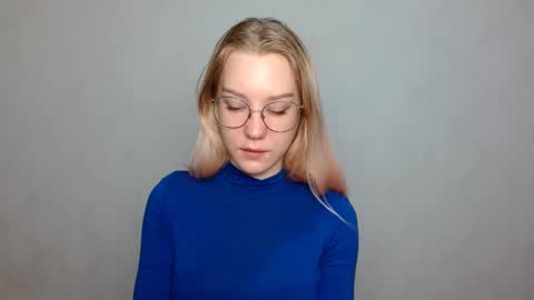 Abby Lovense is active online show from 18, 1, 2025