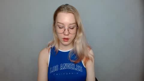 Abby Lovense is active online show from 2, 2, 2025