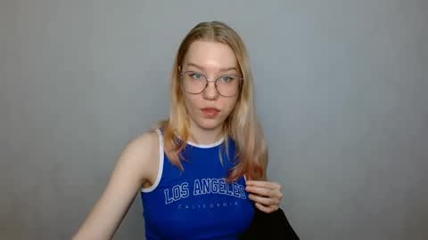 Abby Lovense is active online show from 2, 2, 2025