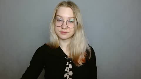 Abby Lovense is active online show from 7, 2, 2025