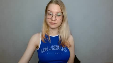 Abby Lovense is active online show from 8, 2, 2025
