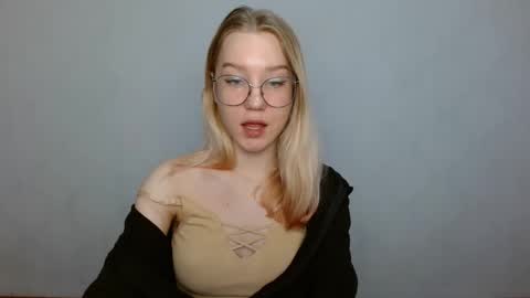 Abby Lovense is active online show from 9, 2, 2025