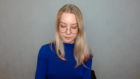 Abby Lovense is active online show from 11, 2, 2025