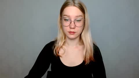 Abby Lovense is active online show from 20, 2, 2025