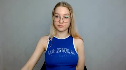 Abby Lovense is active online show from 23, 2, 2025