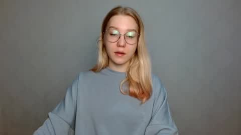 Abby Lovense is active online show from 1, 3, 2025