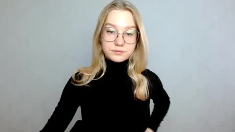 Abby Lovense is active online show from 6, 3, 2025