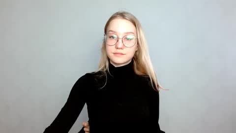 Abby Lovense is active online show from 6, 3, 2025