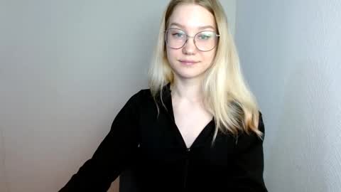Abby Lovense is active online show from 12, 3, 2025