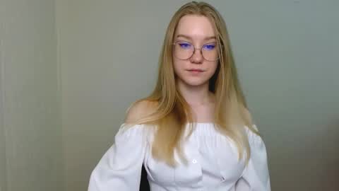 Snapshot of abbymoore__ chatting on 5, 3, 2026 Abby Lovense is active online show from 5, 3, 2026