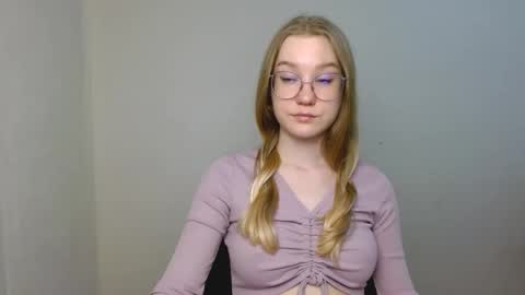 Snapshot of abbymoore__ chatting on 19, 3, 2026 Abby Lovense is active online show from 19, 3, 2026