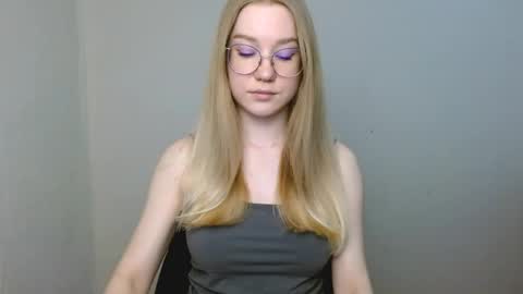 Snapshot of abbymoore__ chatting on 4, 4, 2026 Abby Lovense is active online show from 4, 4, 2026