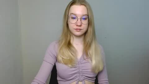 Snapshot of abbymoore__ chatting on 5, 4, 2026 Abby Lovense is active online show from 5, 4, 2026