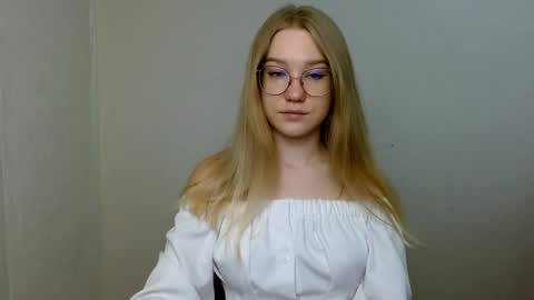 Snapshot of abbymoore__ chatting on 13, 4, 2026 Abby Lovense is active online show from 13, 4, 2026