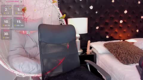 Abby Saenz online show from 9, 10, 2025