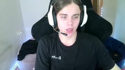 Snapshot of abbysal_blade chatting on 16, 10, 2025 abbysal_blade online show from 16, 10, 2025