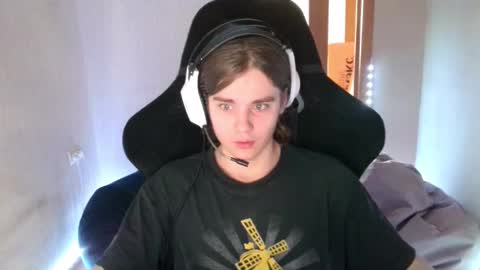 Snapshot of abbysal_blade chatting on 23, 10, 2025 abbysal_blade online show from 23, 10, 2025