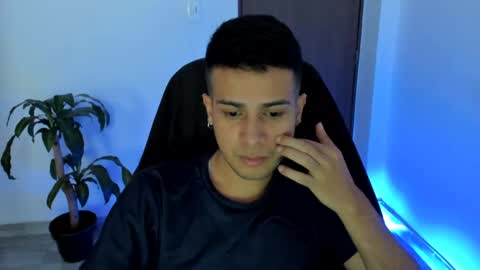 Snapshot of abelasburgo chatting on 11, 10, 2025 Independence model AbelAsburgo online show from 11, 10, 2025