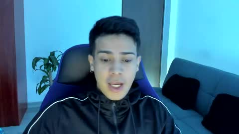 Independence model AbelAsburgo online show from 17, 11, 2025