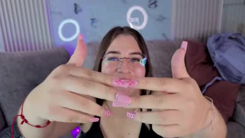 abella_as_ online show from 11, 4, 2026