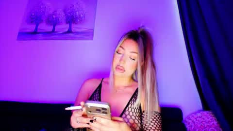 Snapshot of abella_soleill chatting on 15, 6, 2026 abella_soleill online show from 15, 6, 2026