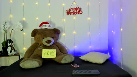  Abella and Kendra  online show from 6, 12, 2024