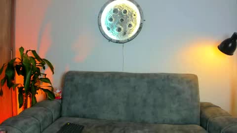  Abella and Kendra  online show from 14, 5, 2026