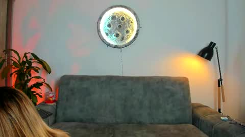 Snapshot of abellaconnor chatting on 8, 7, 2026 Abella and Kendra online show from 8, 7, 2026