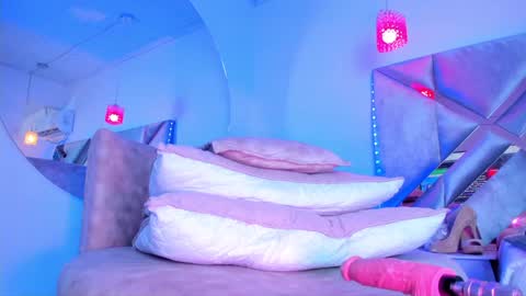 Snapshot of abelladgr chatting on 5, 1, 2025 abelladgr online show from 5, 1, 2025